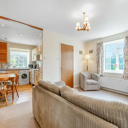 Pear Tree Farm - Rchm38 *